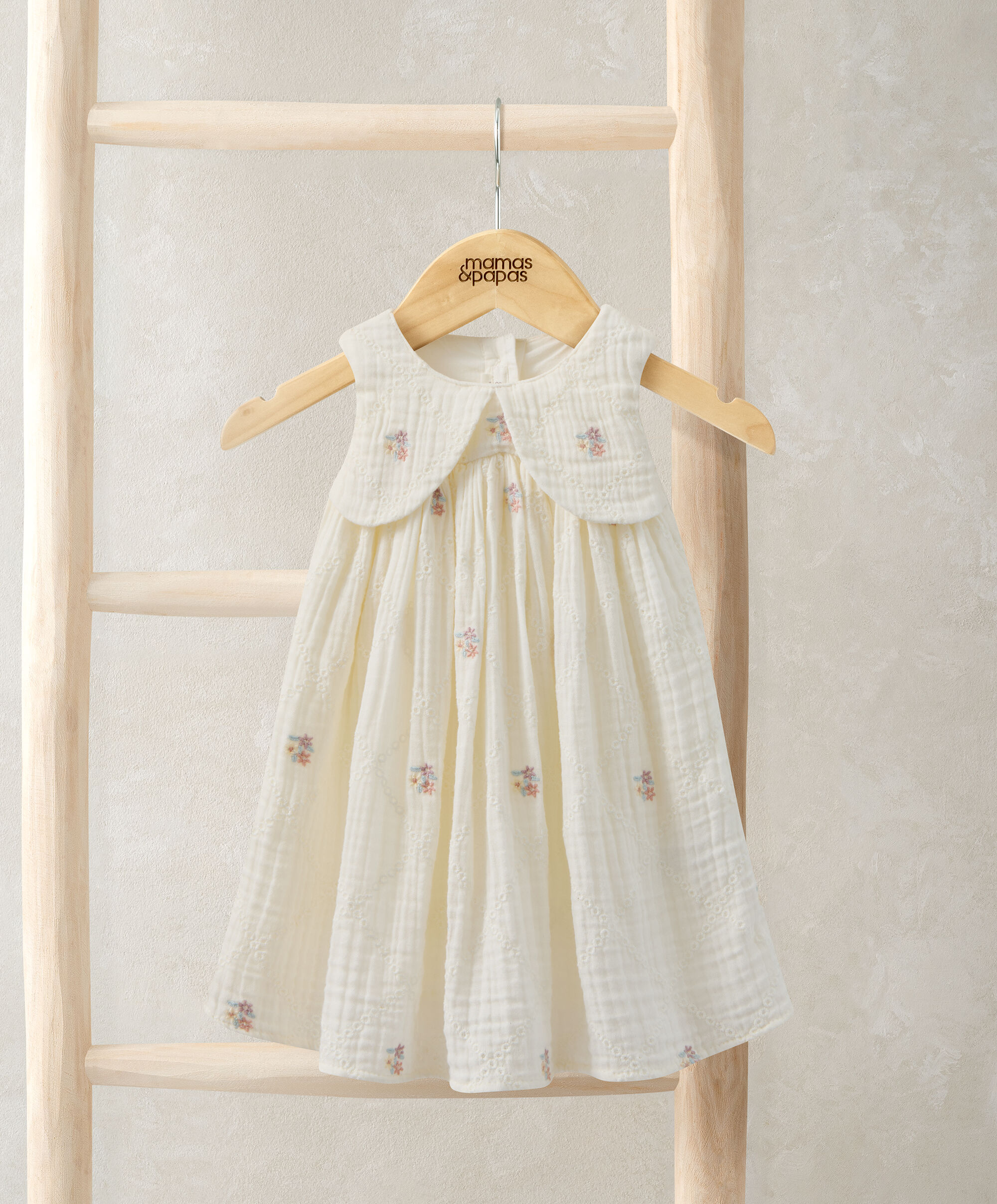 فستان بتطريز بفيونكة image number 1