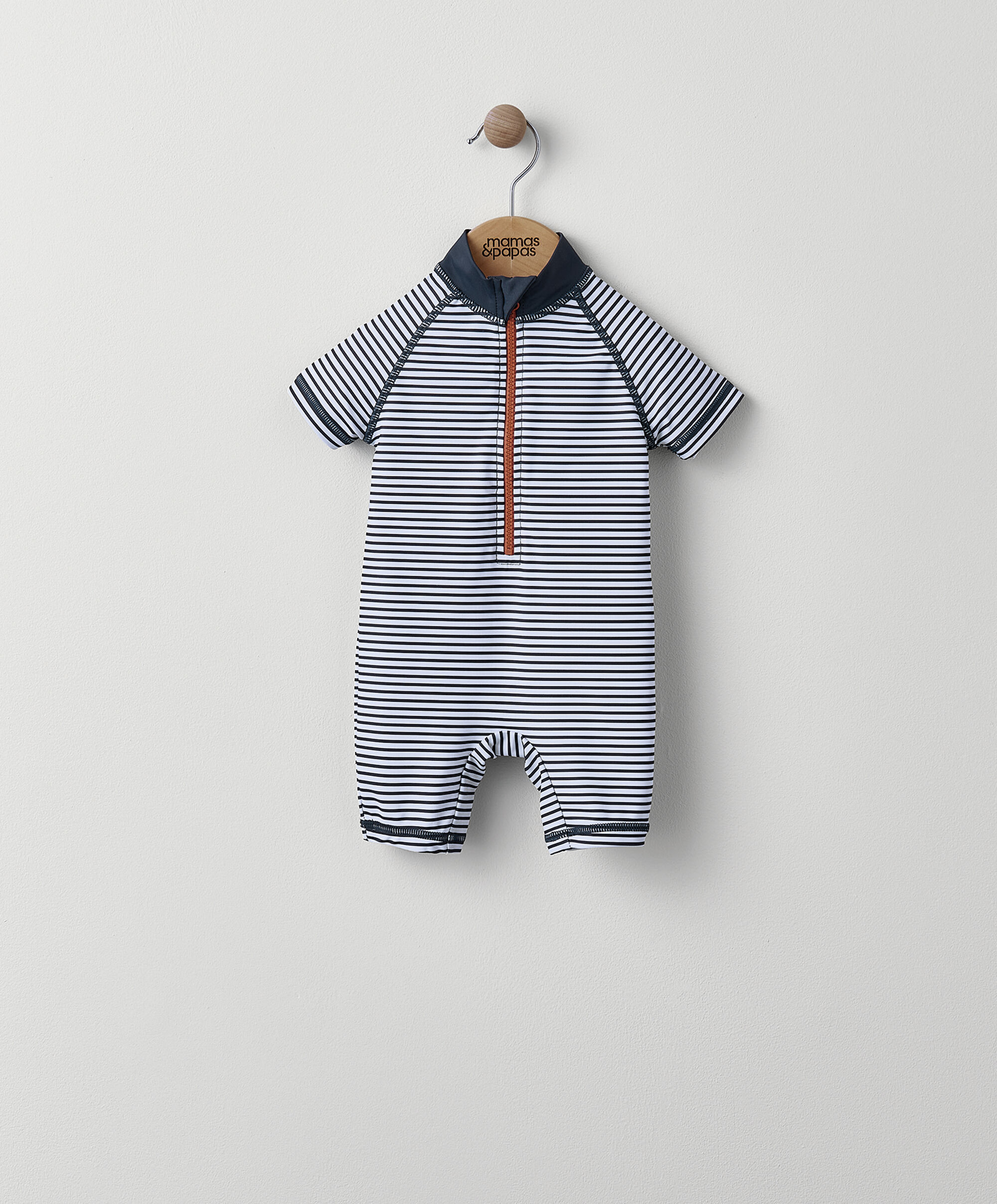 بدلة سباحة بأكمام قصيرة ونقشة خطوط image number 1