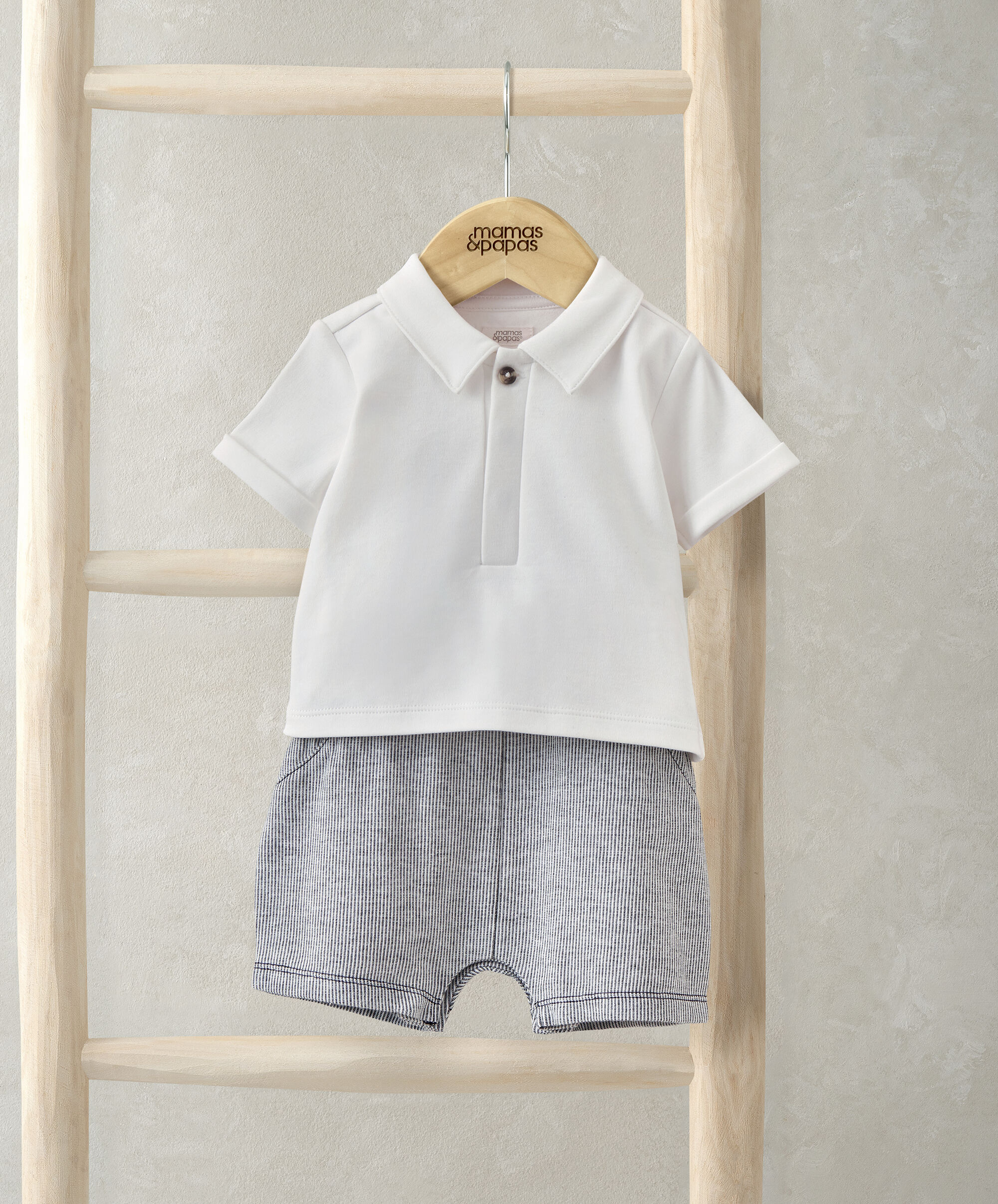 رومبر بتصميم بدلة رسمية