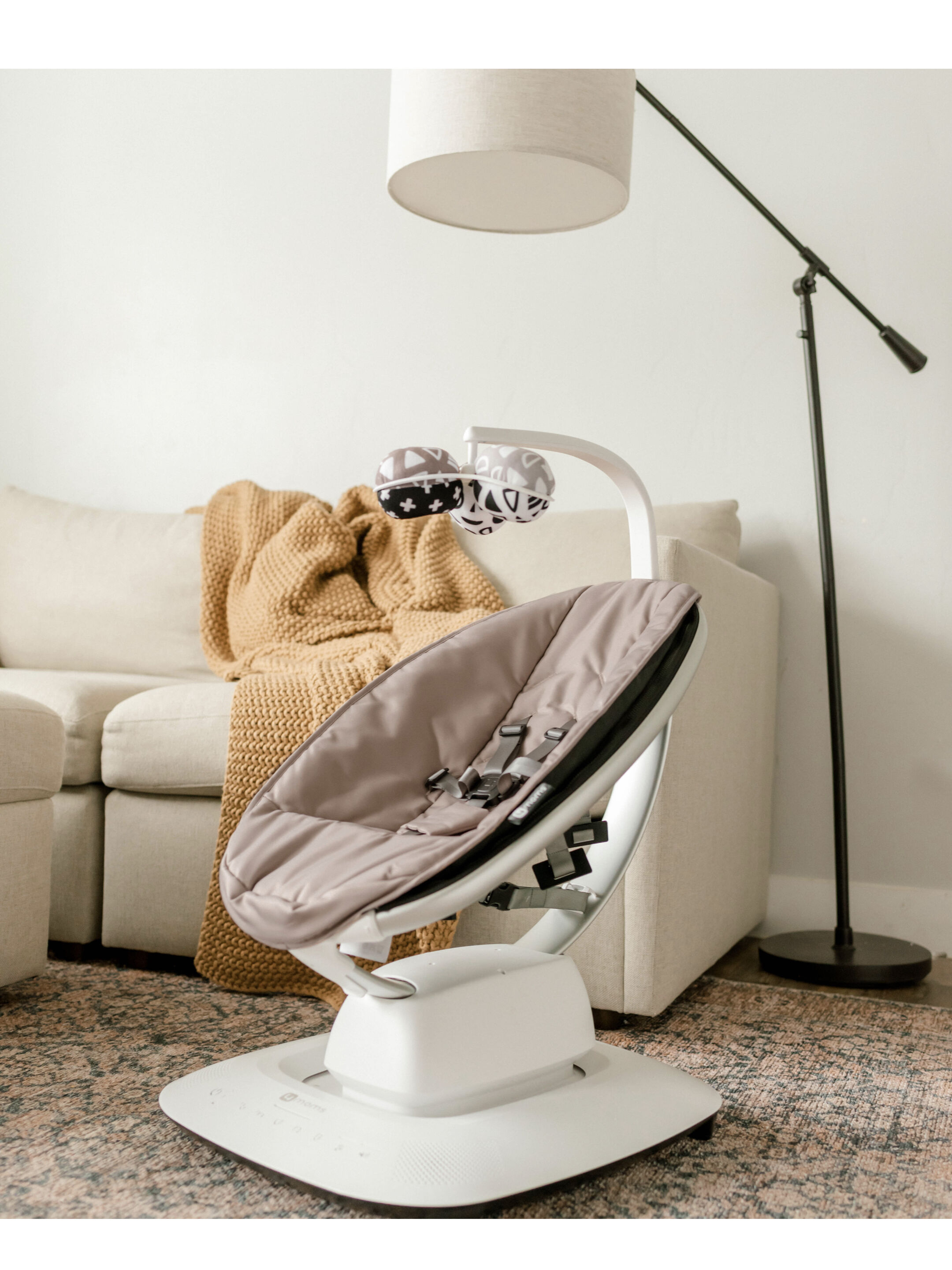 كرسي هزاز مامارو متعدد الحركات من فور ممز - وردي image number 4