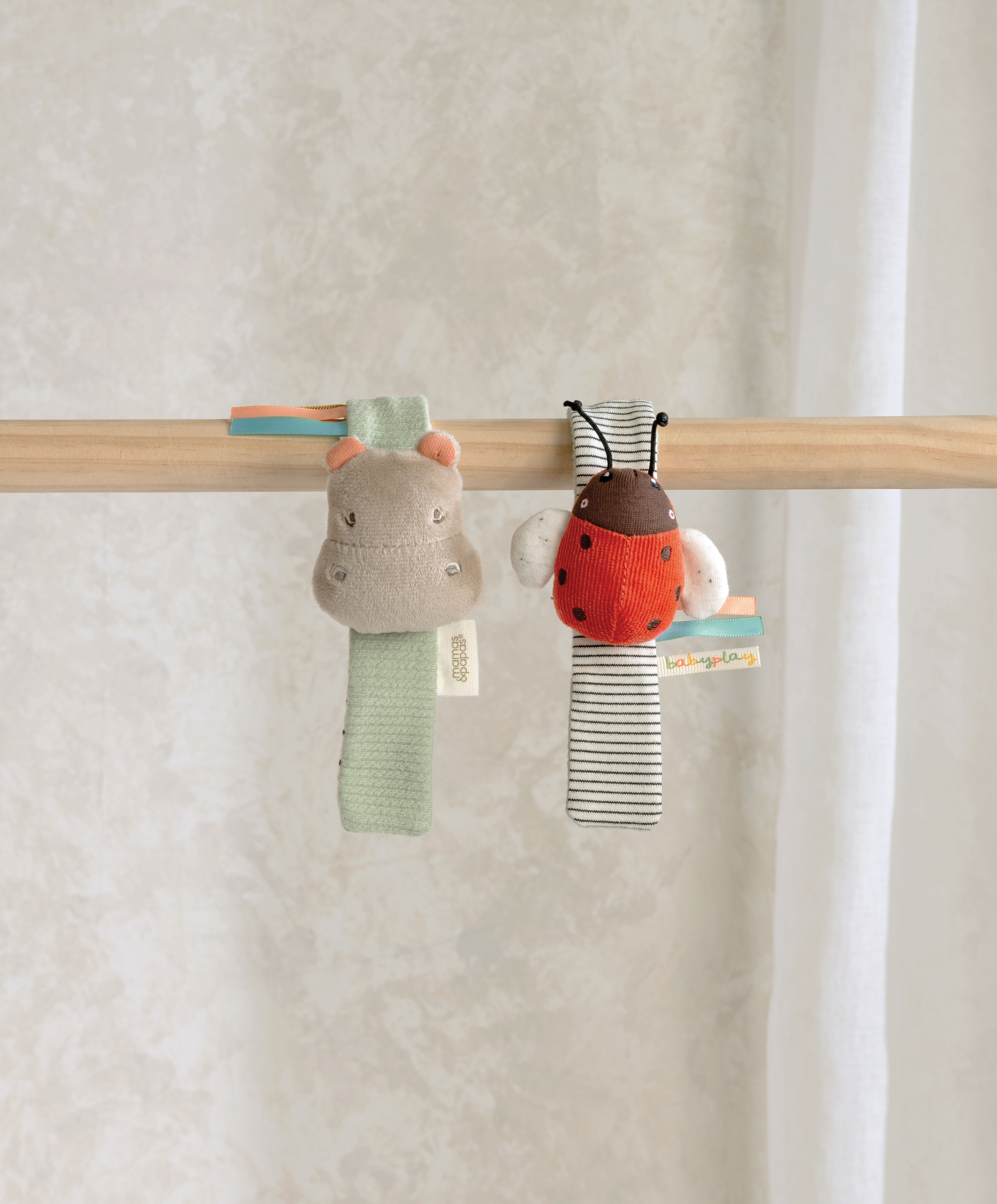 طقم أساور خشخيشة فرس النهر/ الدعسوقة، قطعتين