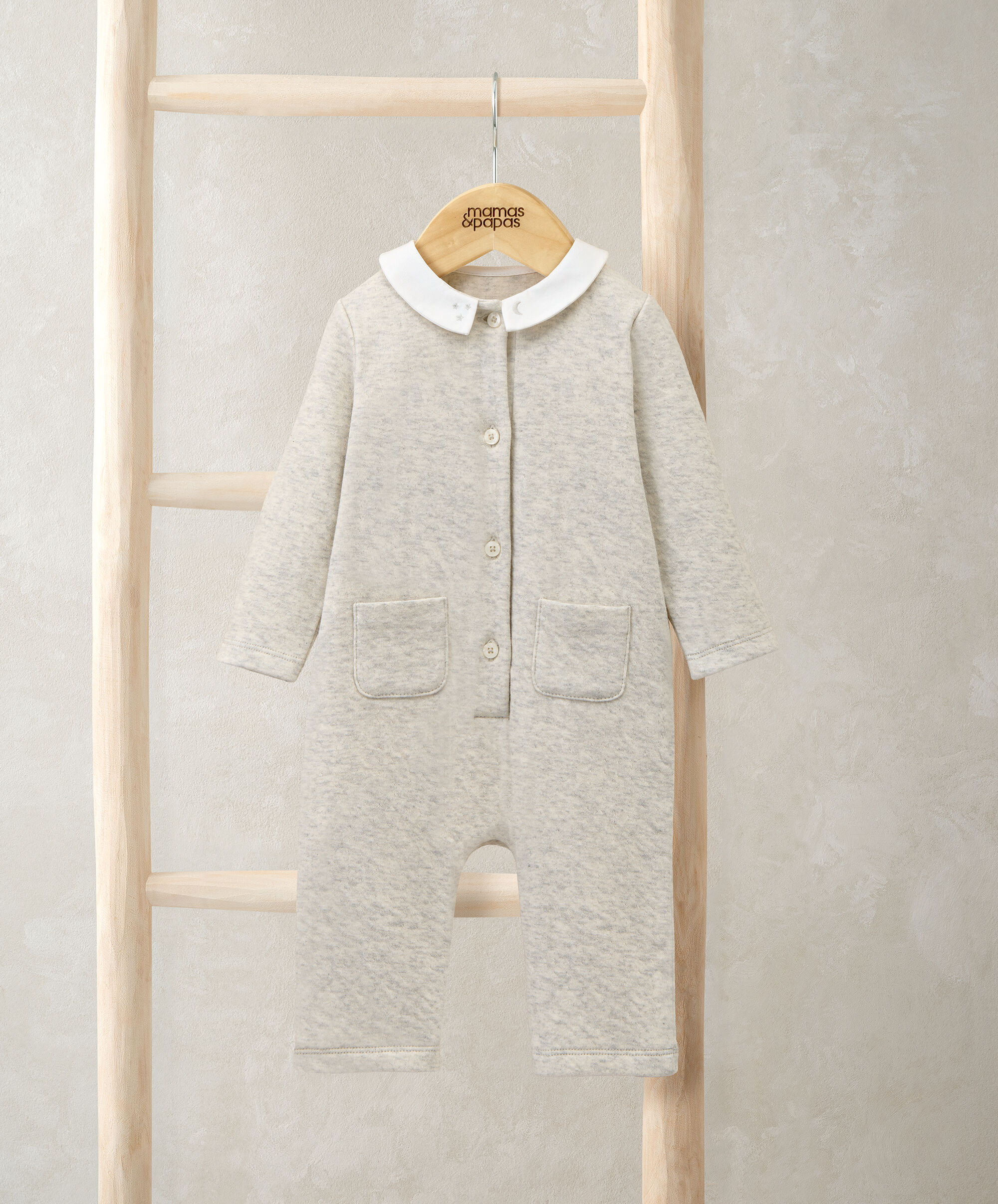 أفرول بياقة مطرزة