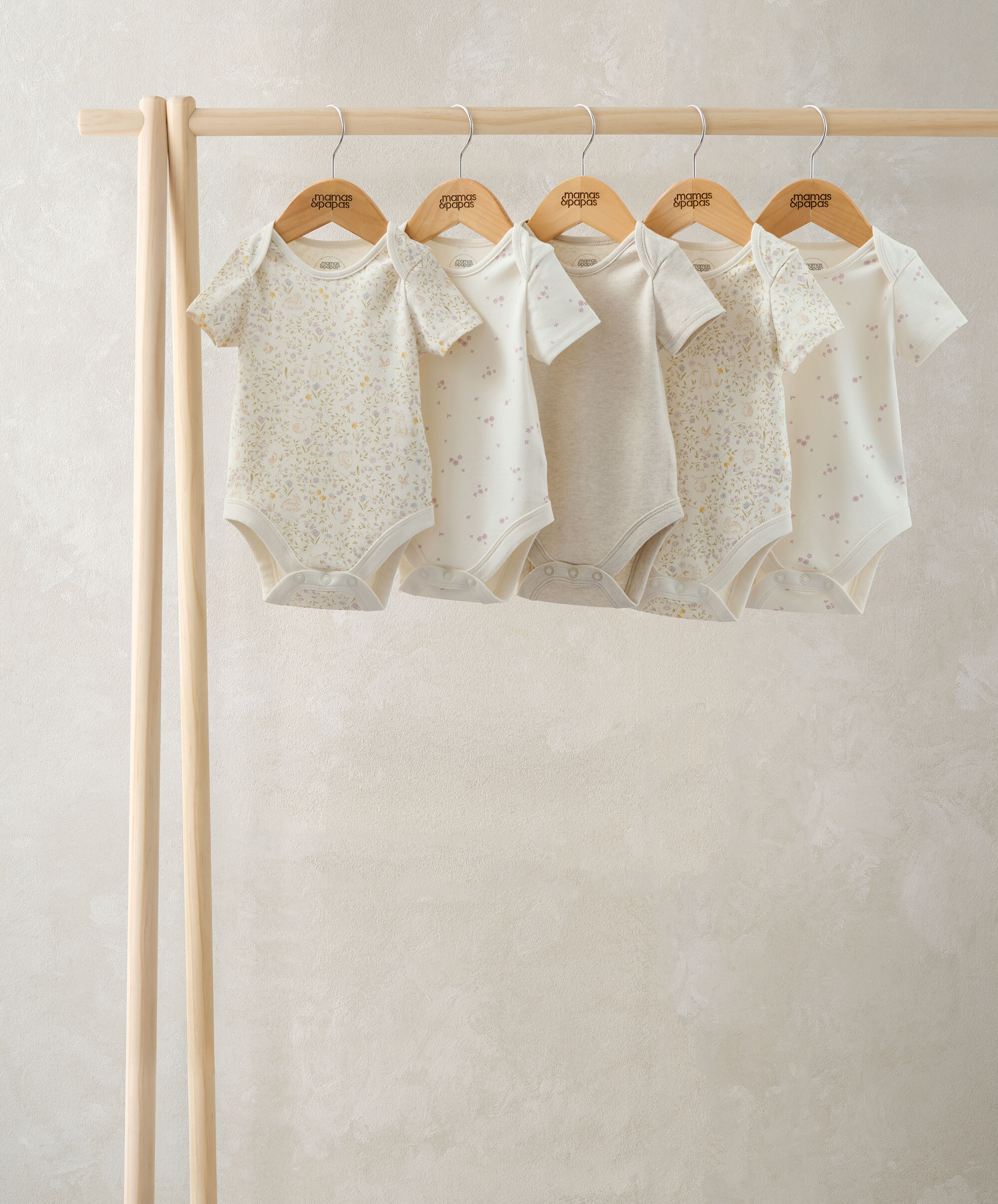 طقم بودي سوت بأكمام قصيرة ونقشة أرنب ( 5 قطع) image number 1