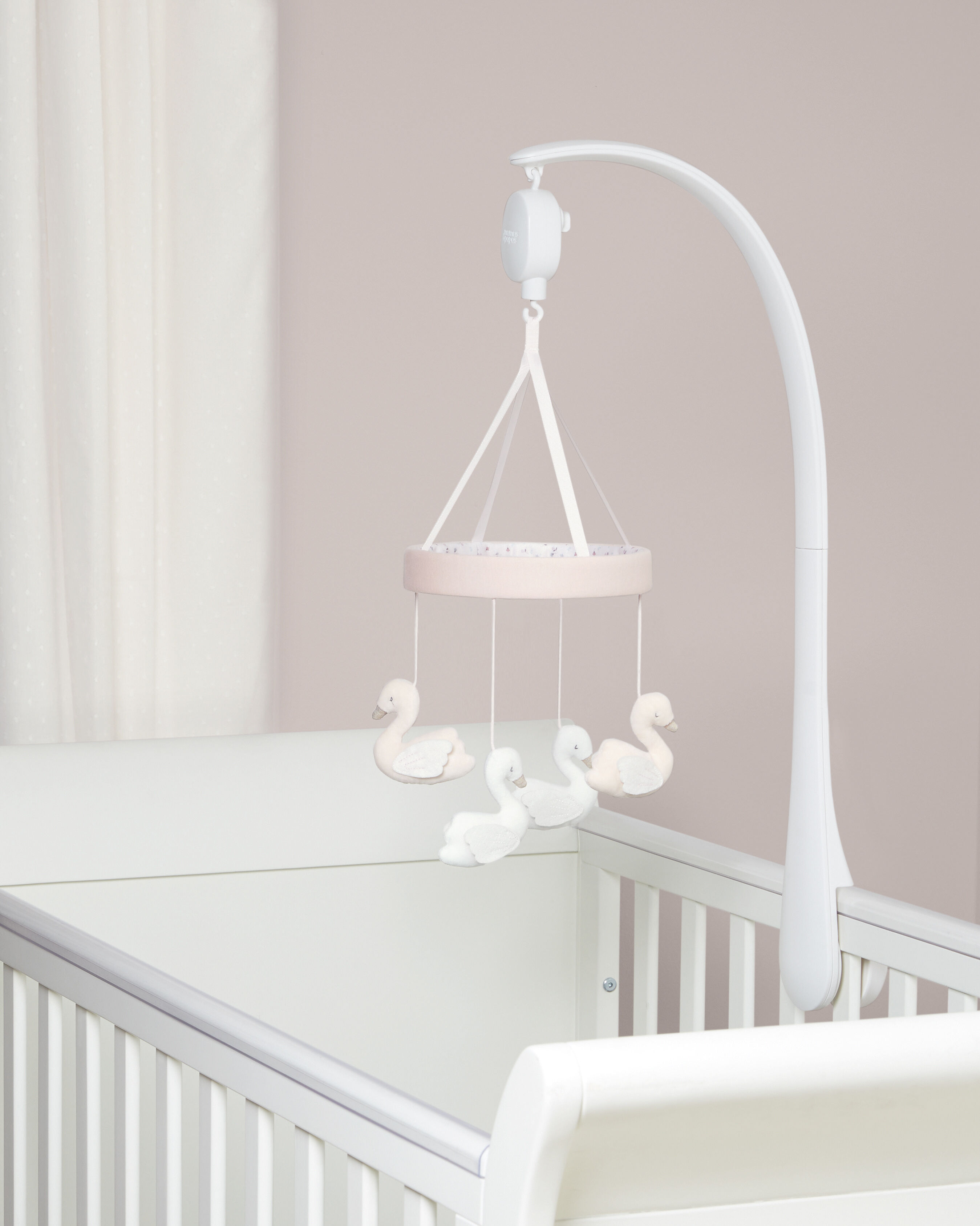 ألعاب مهد متحركة بتصميم زهور بموسيقى ويلكم تو ذا وورلد - وردي وأبيض image number 1