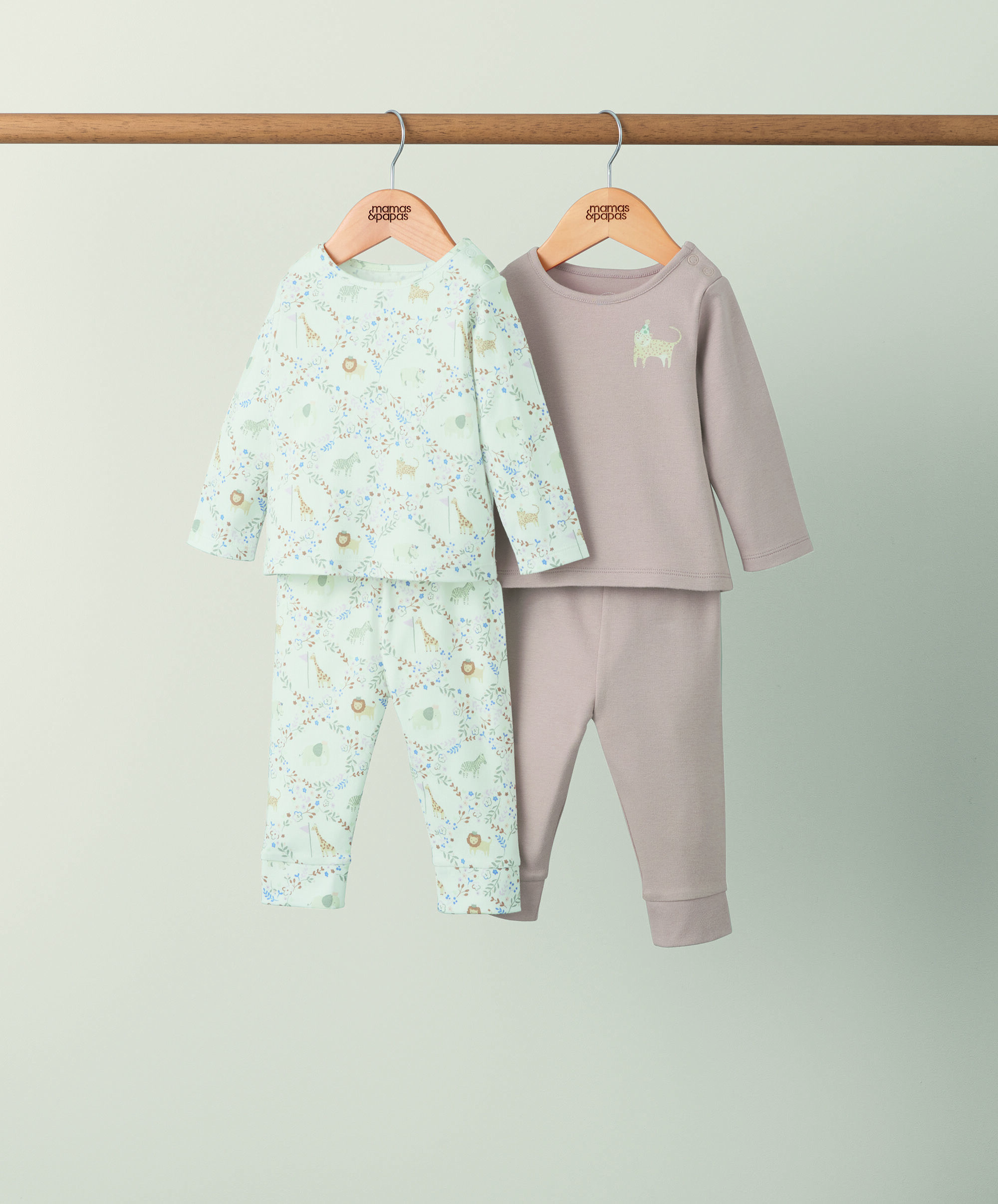 طقم بيجاما جيرسيه بنقشة سفاري وزهور - قطعتان image number 1