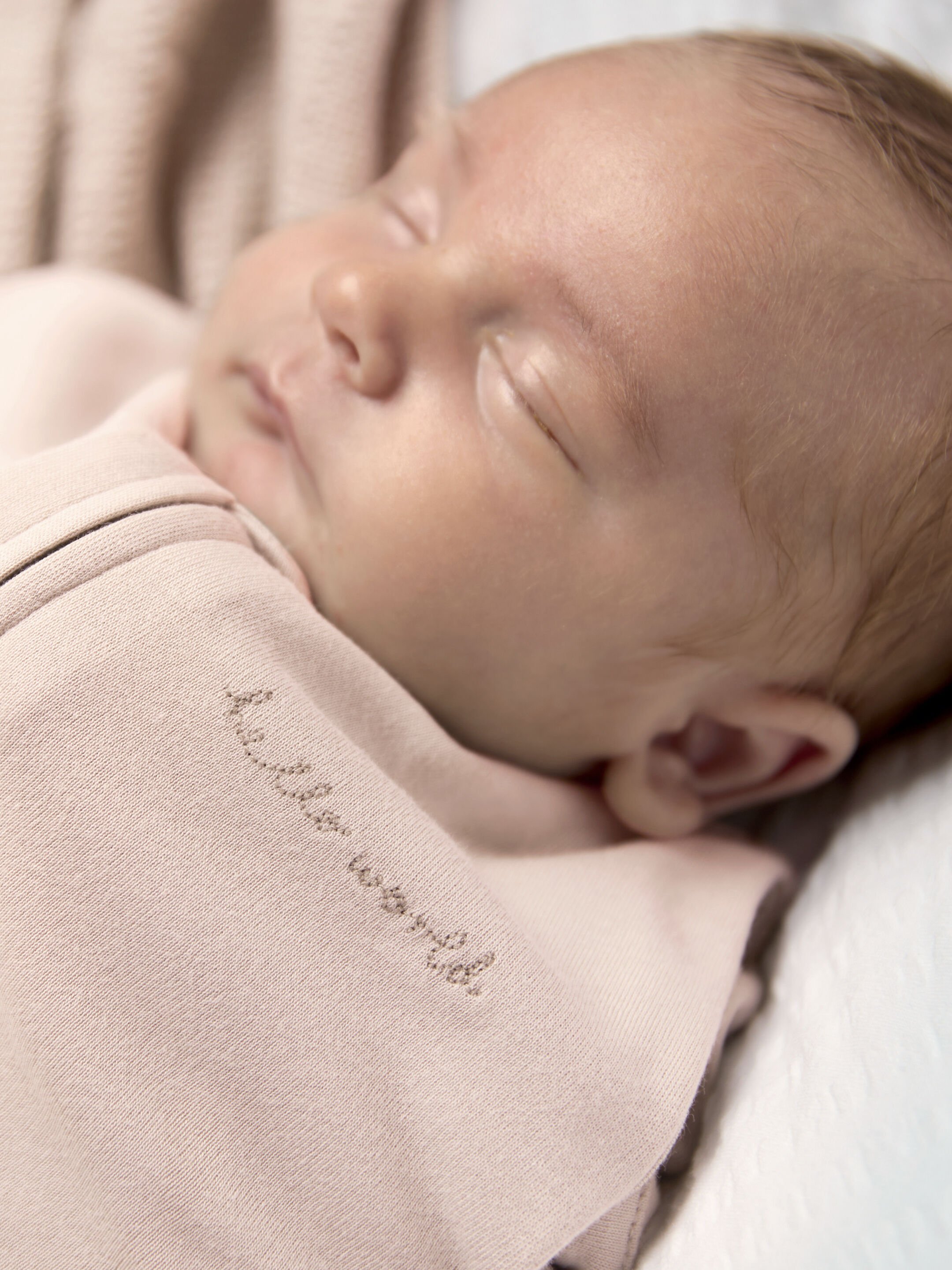 كيس نوم للرضع من 0-3 أشهر بمعدل دفء 1.0 باللون الوردي image number 4