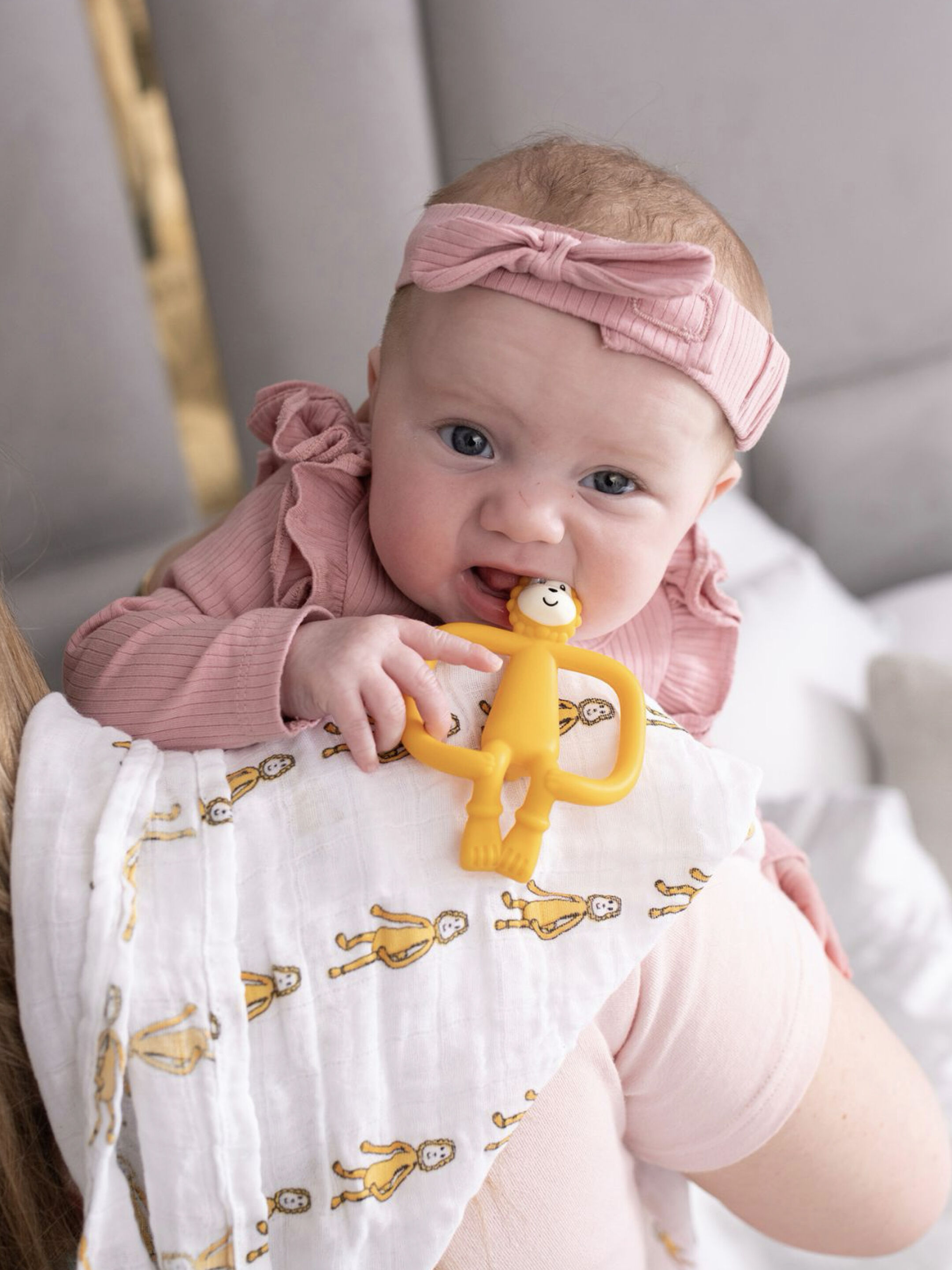 مجموعة هدايا من حلقة تسنين ومربع موسلين من ماتشستيك مونكي - تصميم زرافة image number 4