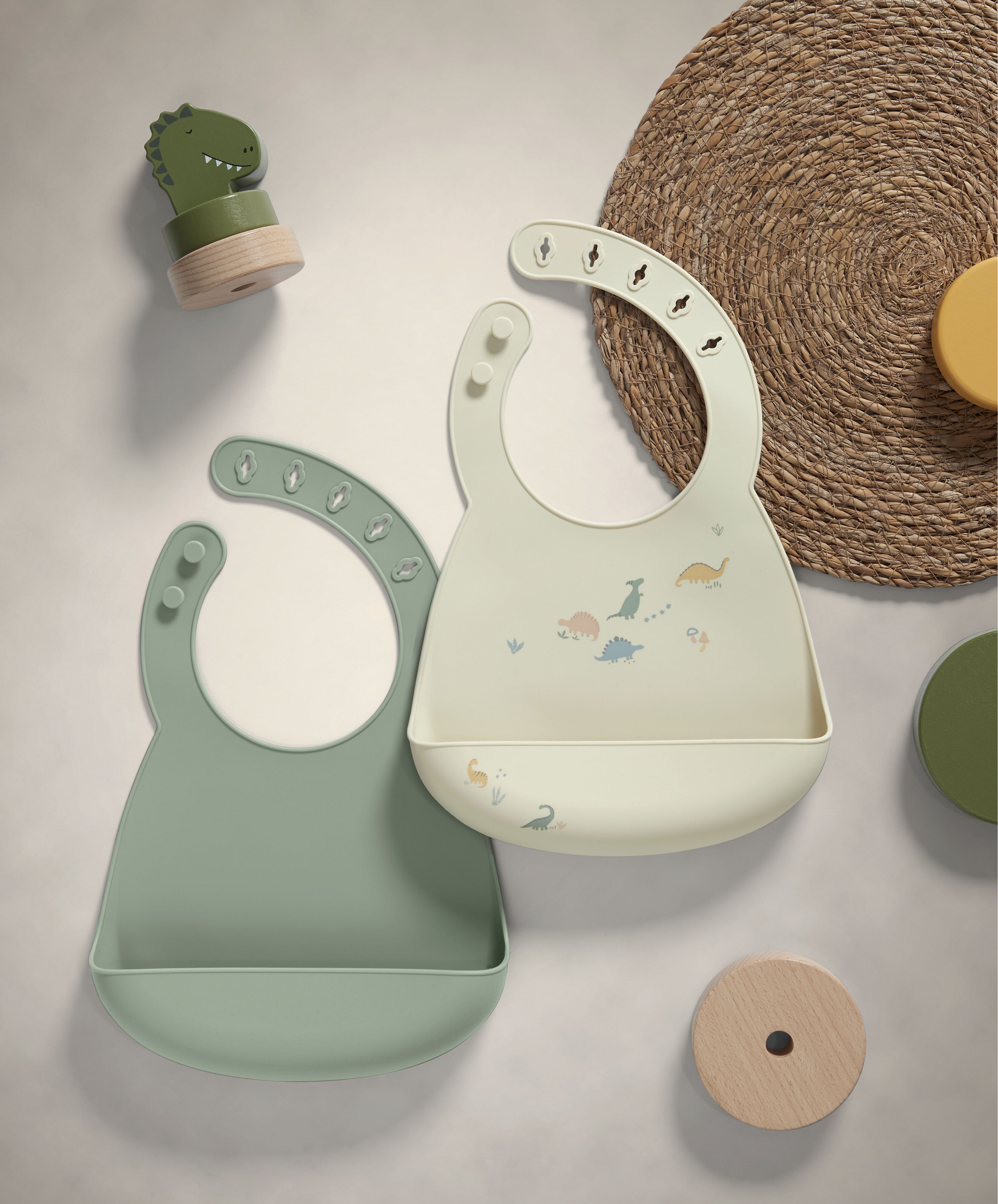 طقم صدريات سيليكون من قطعتين - نقشة ديناصور أخضر