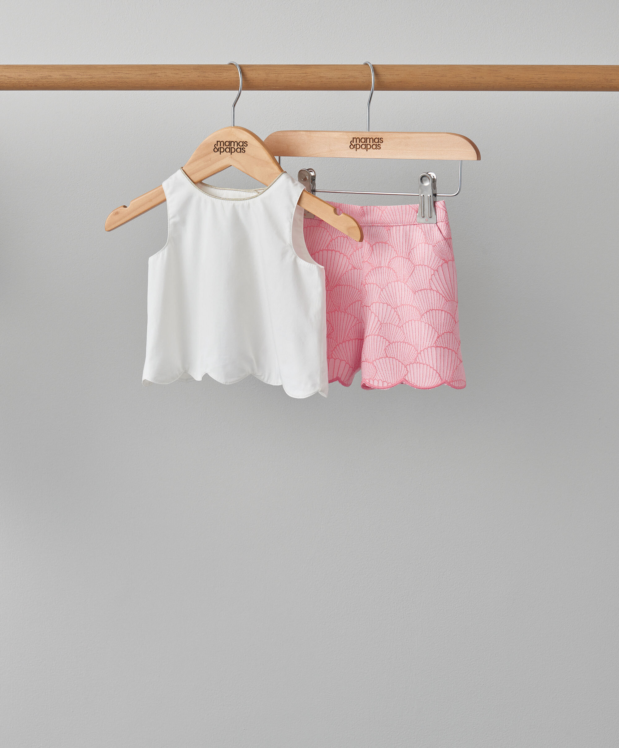 طقم بلوزة وشورت - قطعتان image number 7