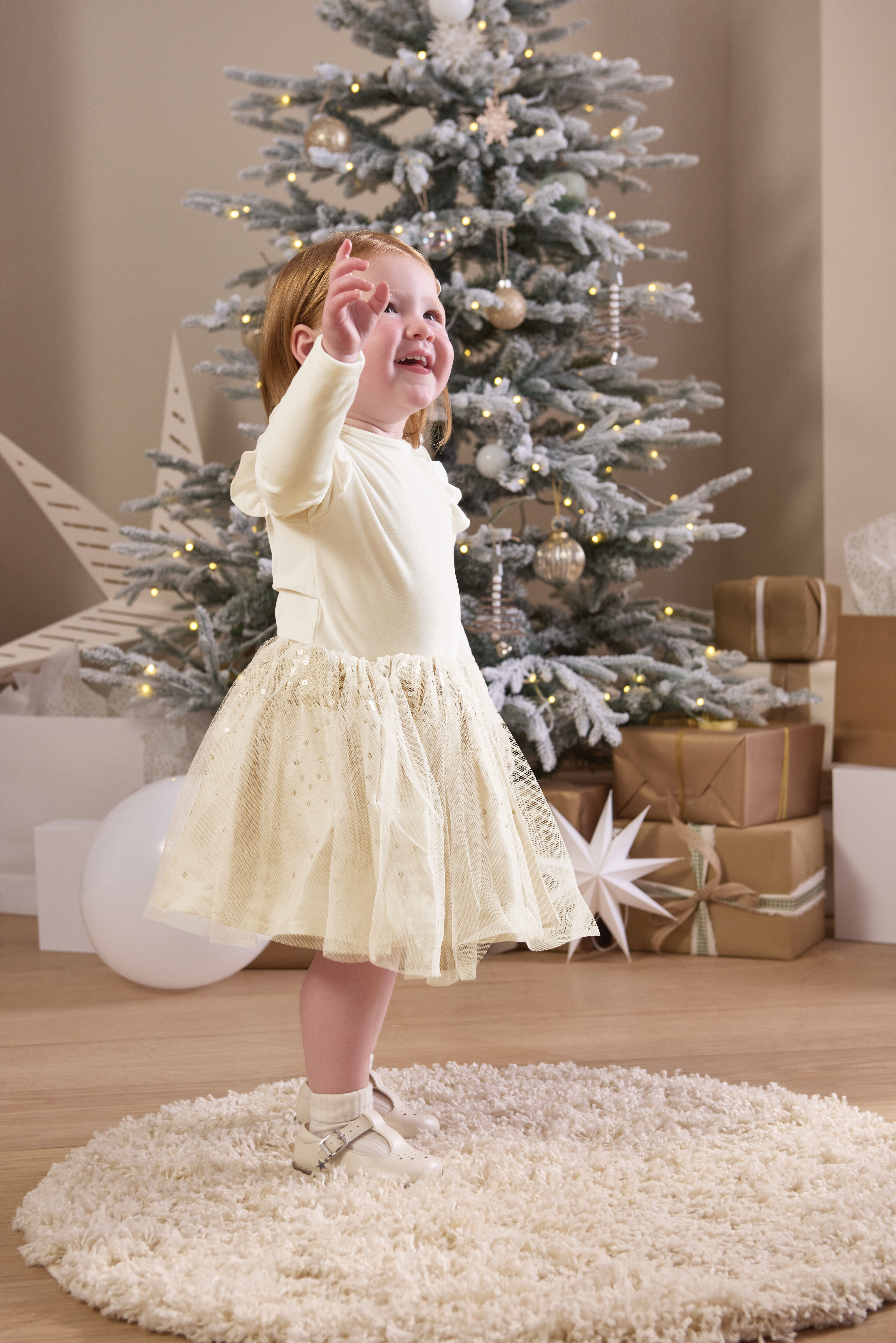 طقم لباس قطعة واحدة مخمل وتنورة توتو - قطعتان image number 8