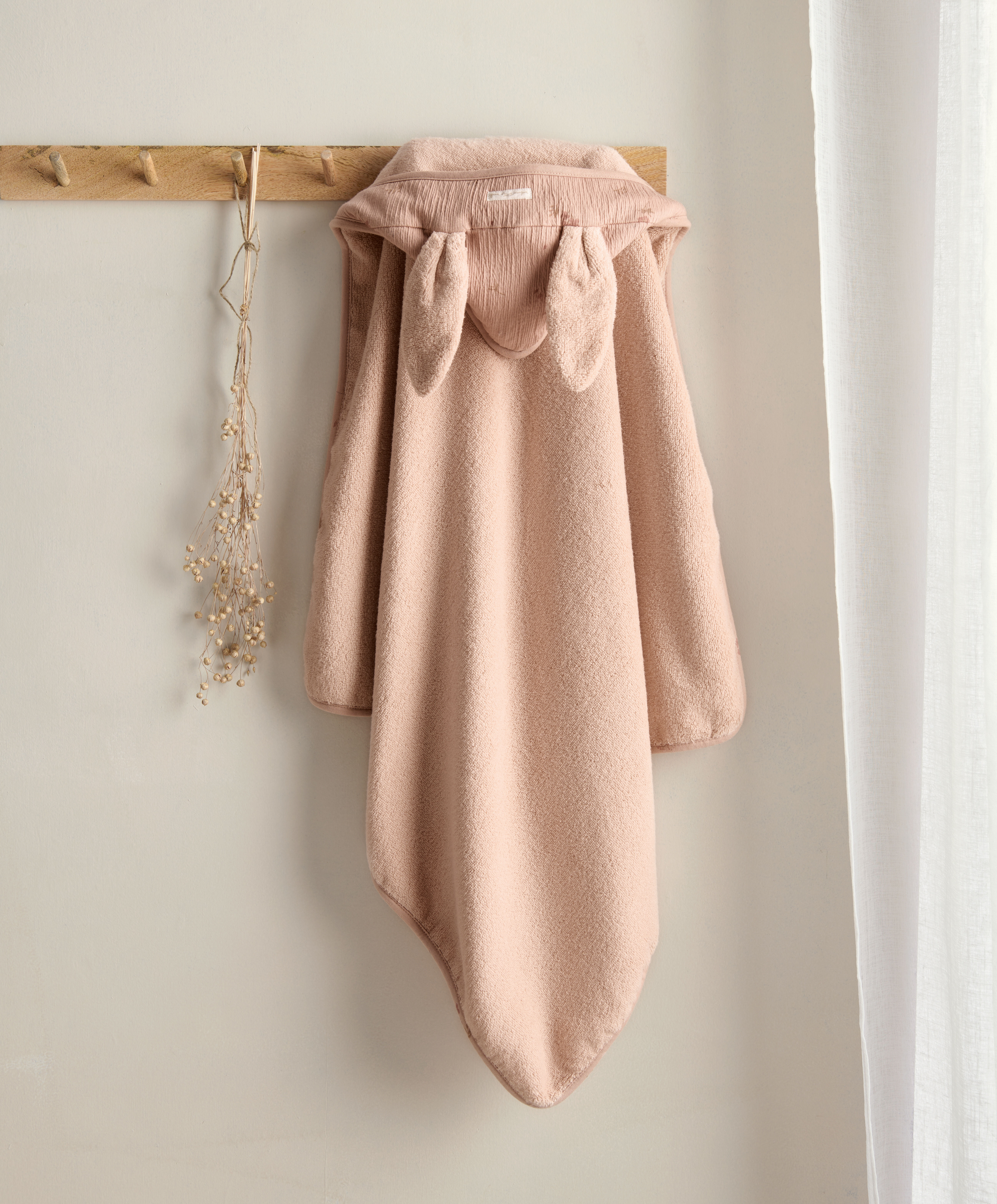 منشفة بغطاء رأس للرضع - وردي بتصميم أرنب image number 1