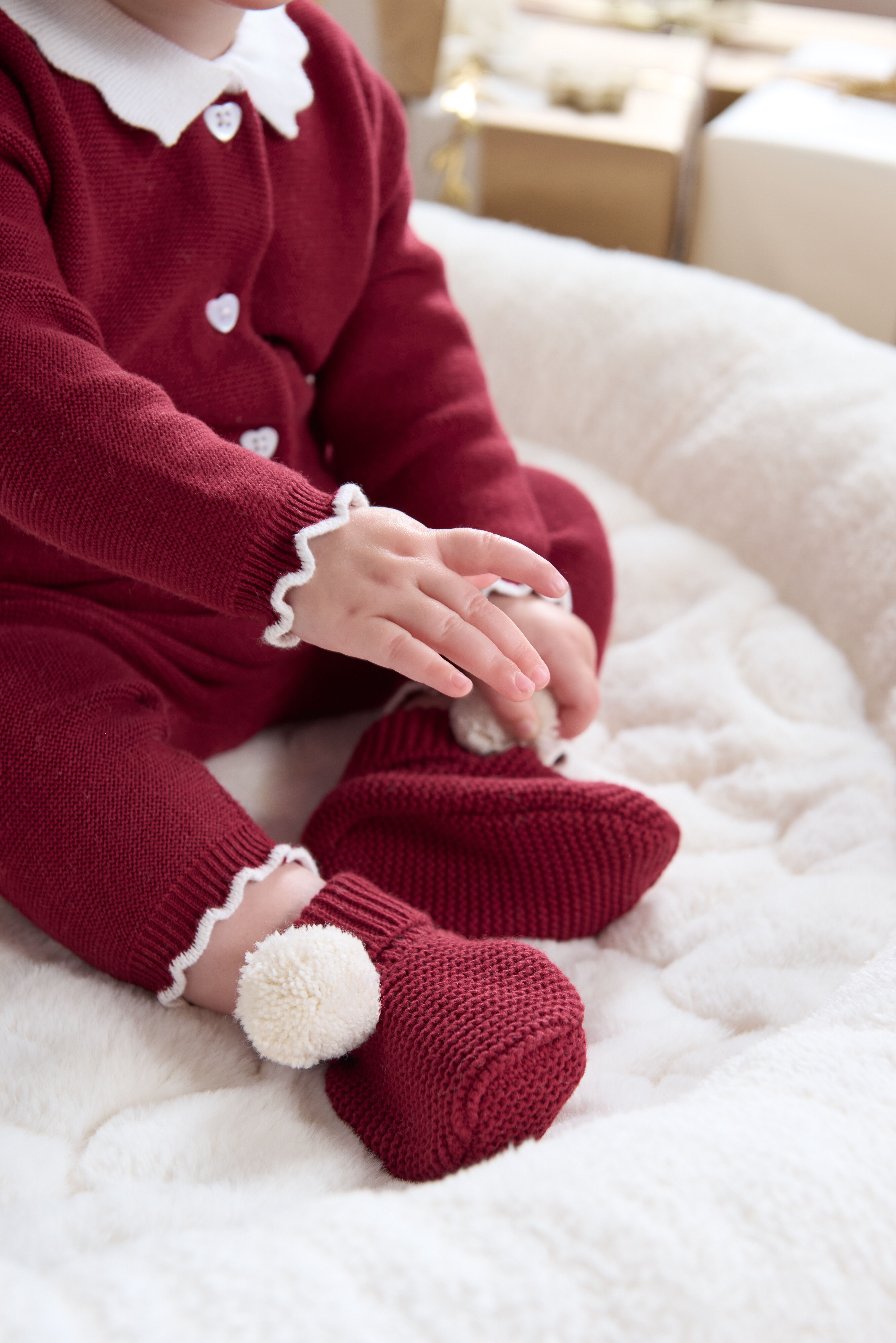 بوت أحمر بكرات بوم بوم image number 1