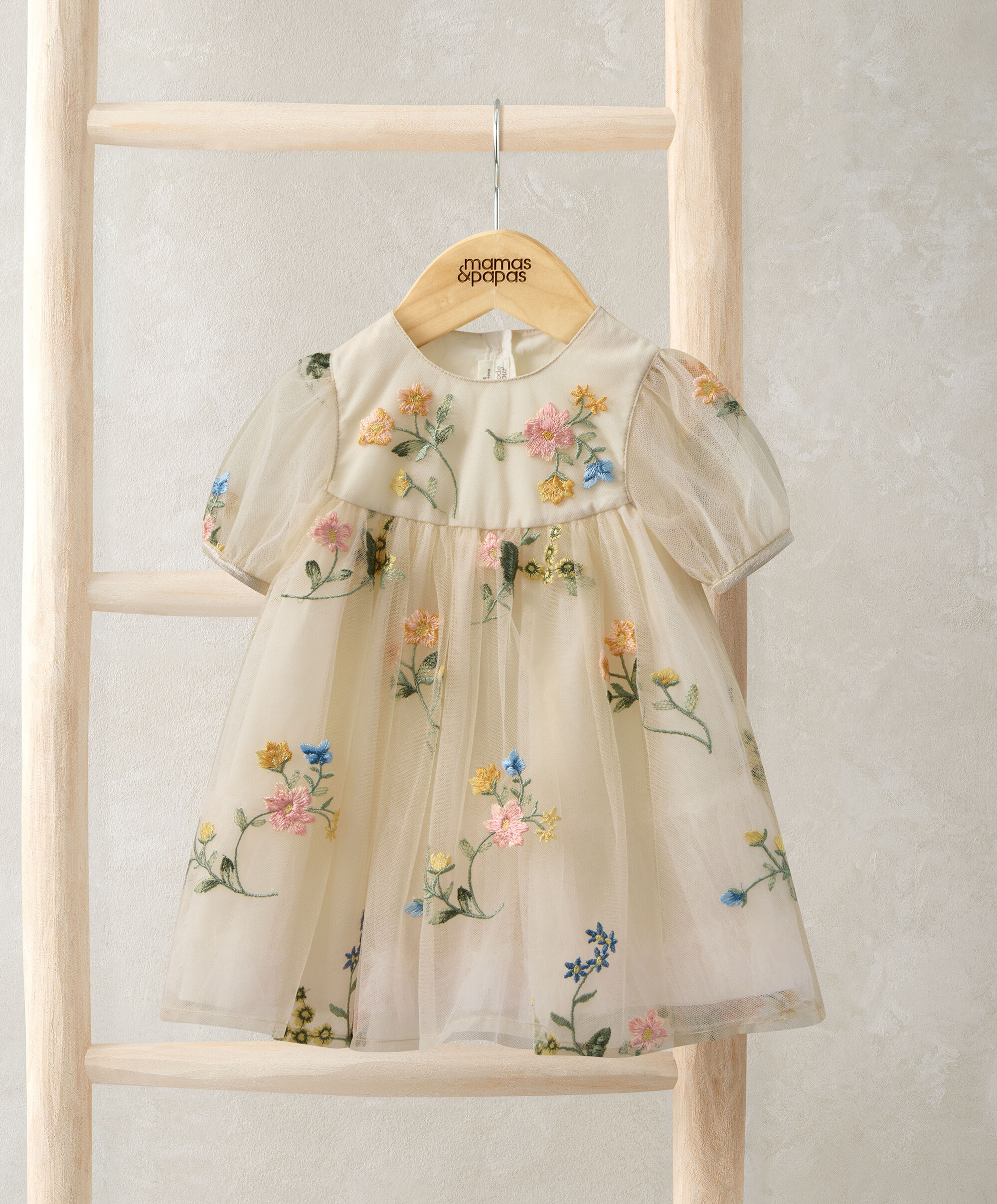 فستان بتطريزات زهور قماش شبكي image number 1