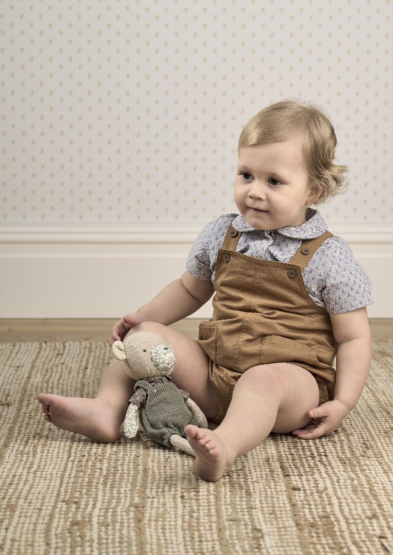 لعبة لينة بتصميم دب من لورا اشلي image number 3