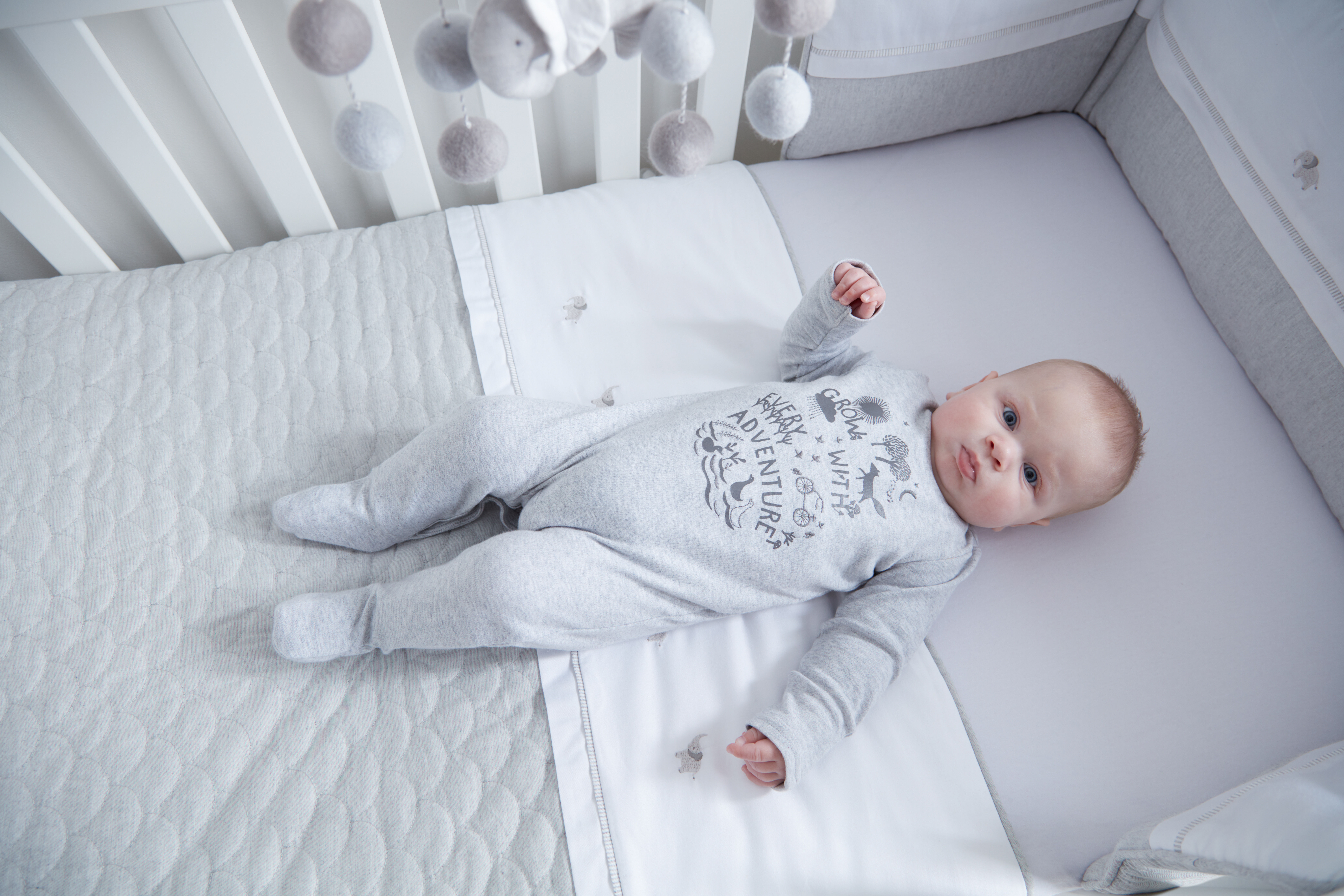 ألعاب مهد متحركة بموسيقى ويلكم تو ذا وورلد - رمادي image number 4