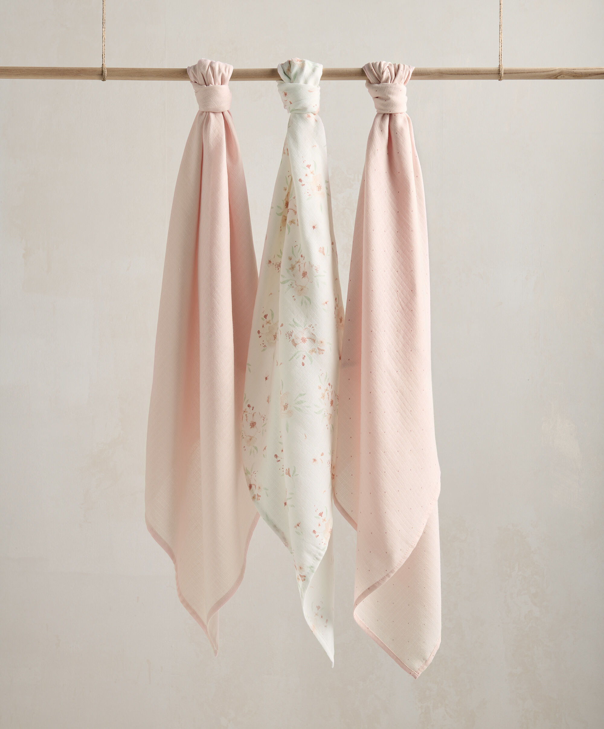 طقم مربعات موسلين كبيرة بنقشة زهور - 3 قطع