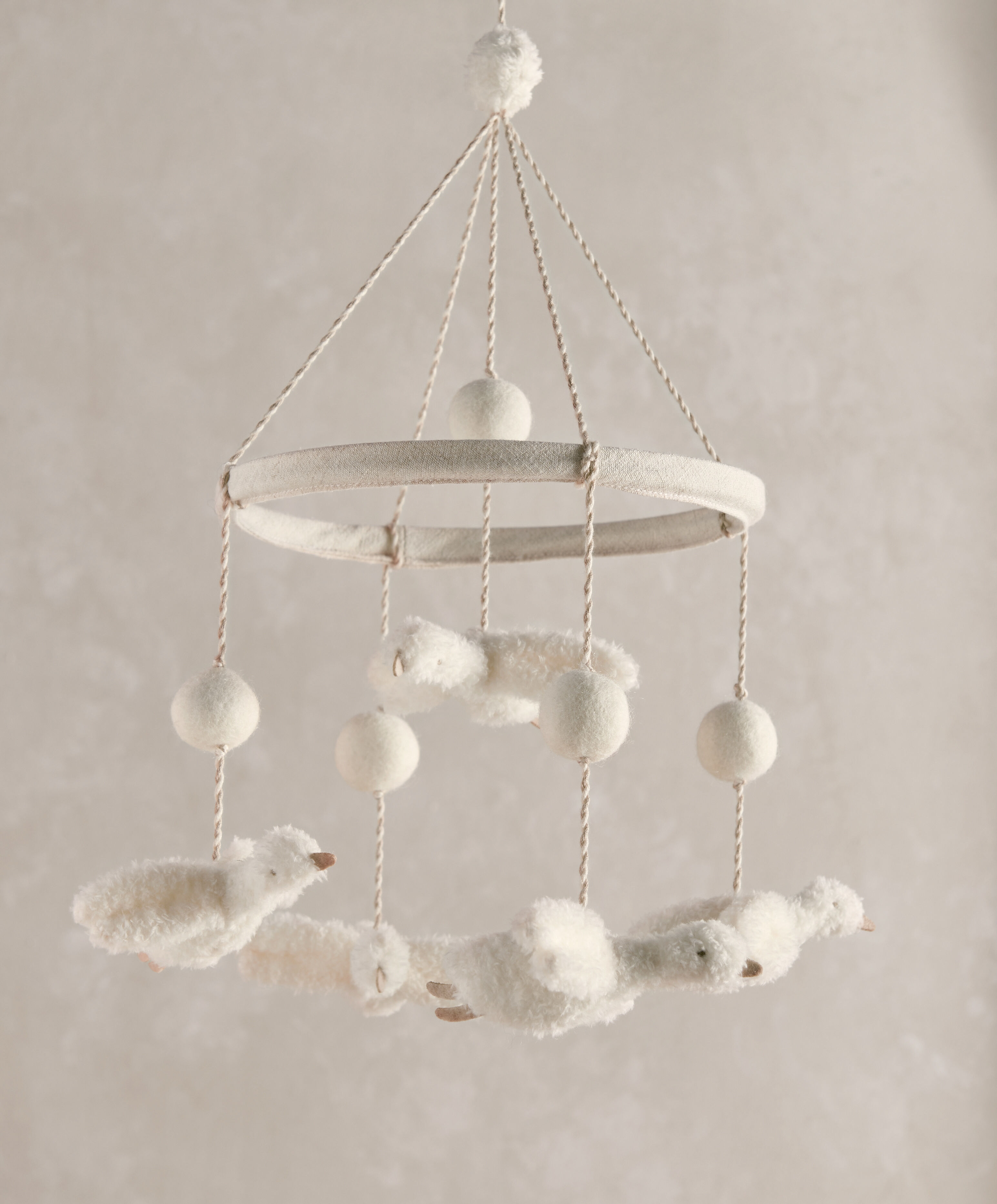 لعبة موسيقية متحركة بتصميم بطة - ويلكم تو ذا وورلد داكلينج