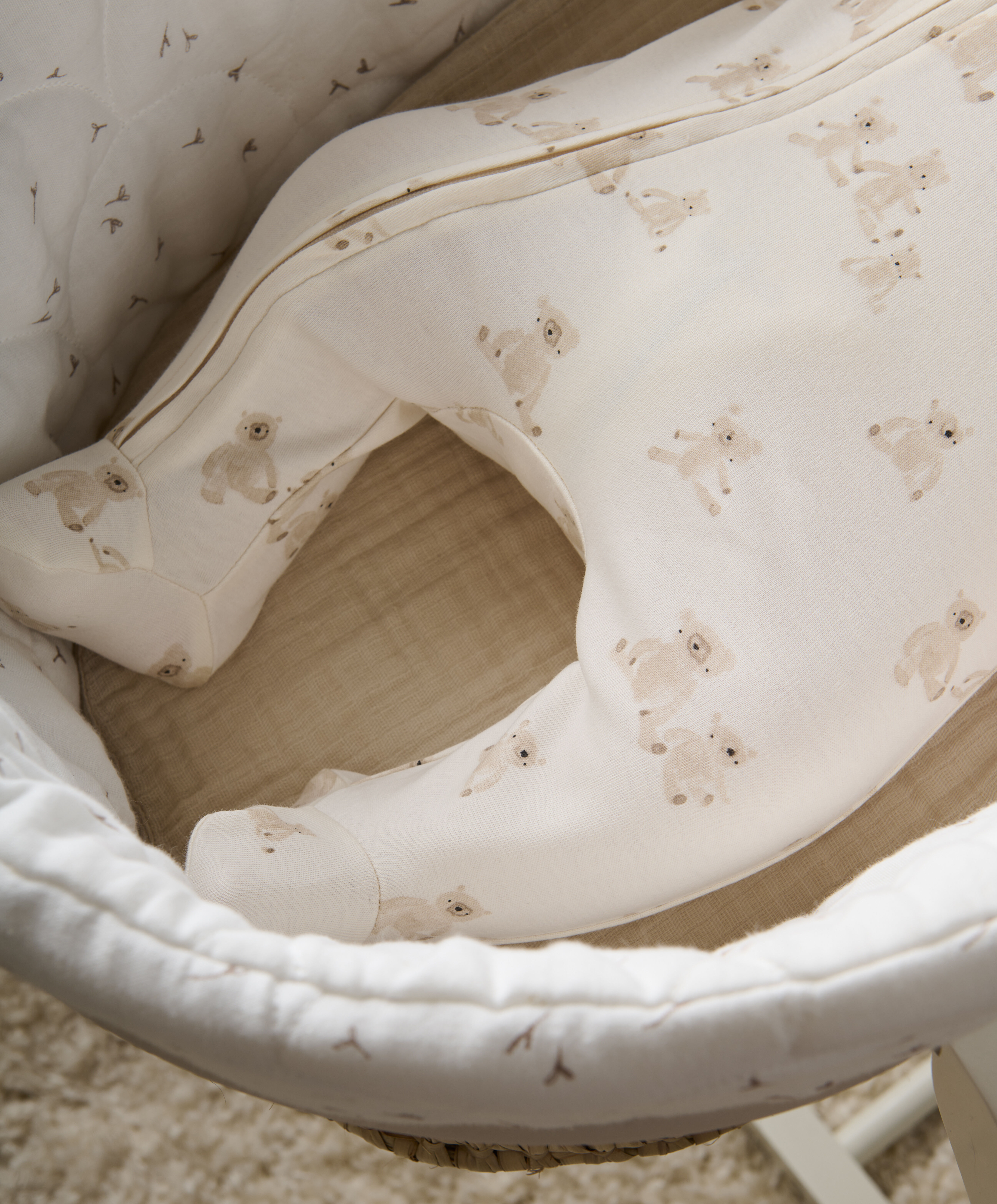 لباس الكل في واحد بطبعة دب بالكامل image number 4