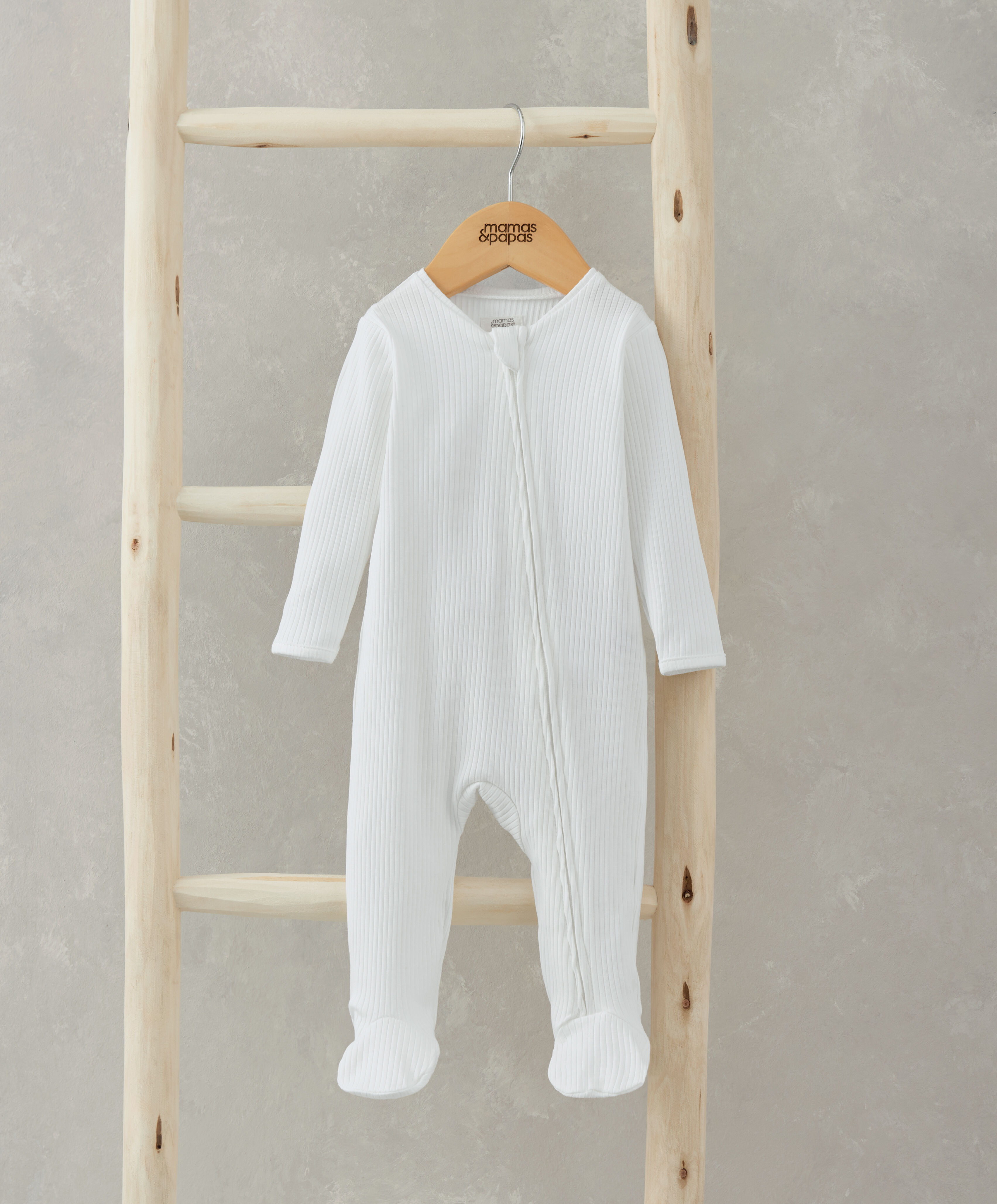 لباس الكل في واحد بسحّاب - أبيض