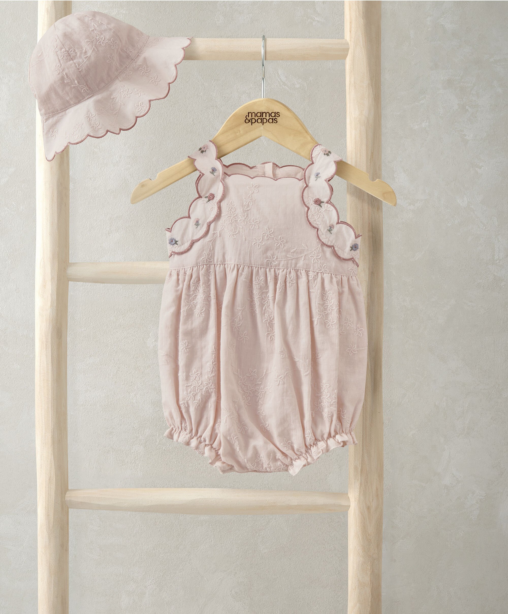 طقم أفرول وقبعة شمسية فرنش بينك