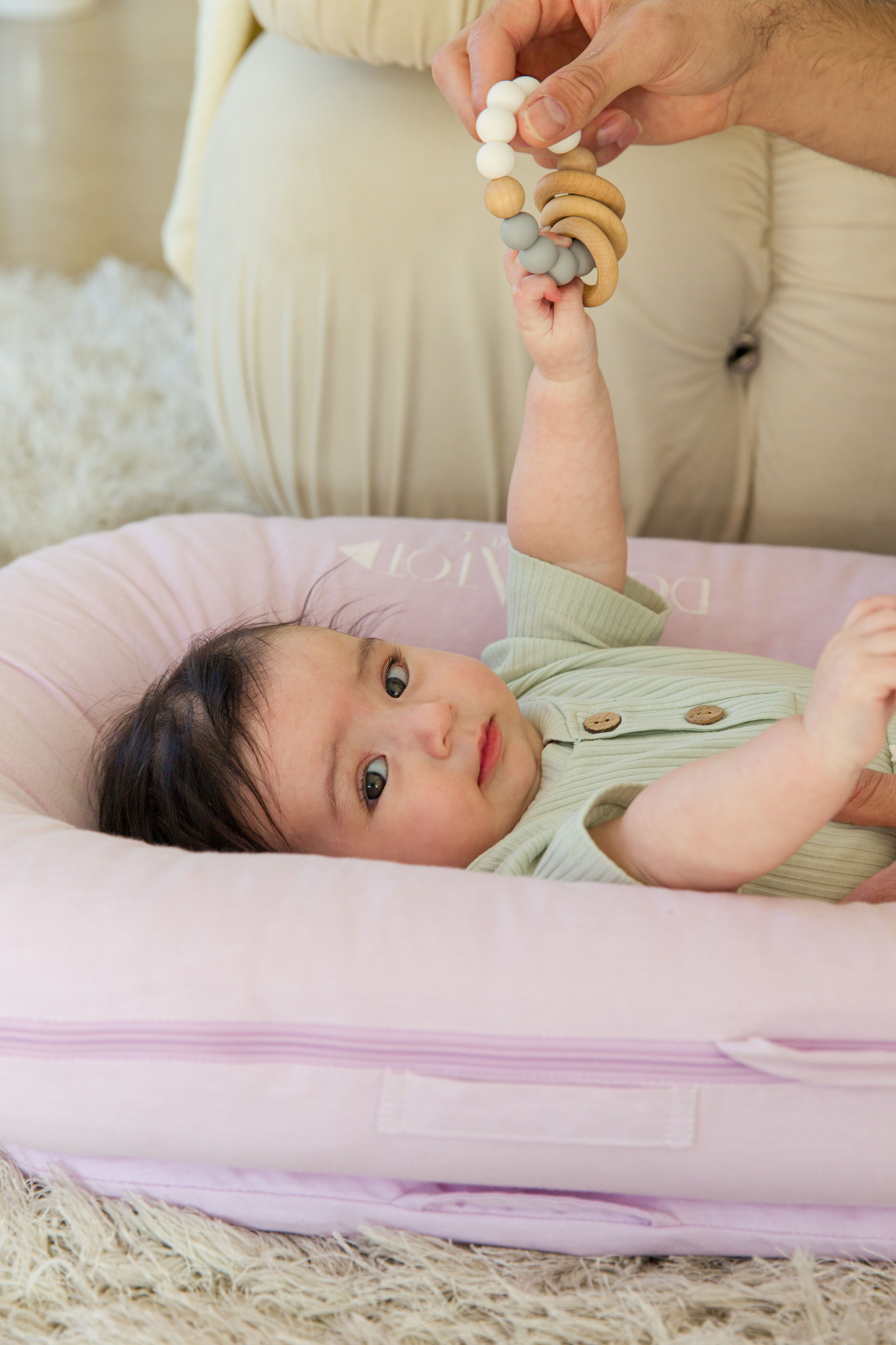 مهد ديلوكس+ لحديثي الولادة من دوك ايه توت - بنفسجي شامبراي image number 5