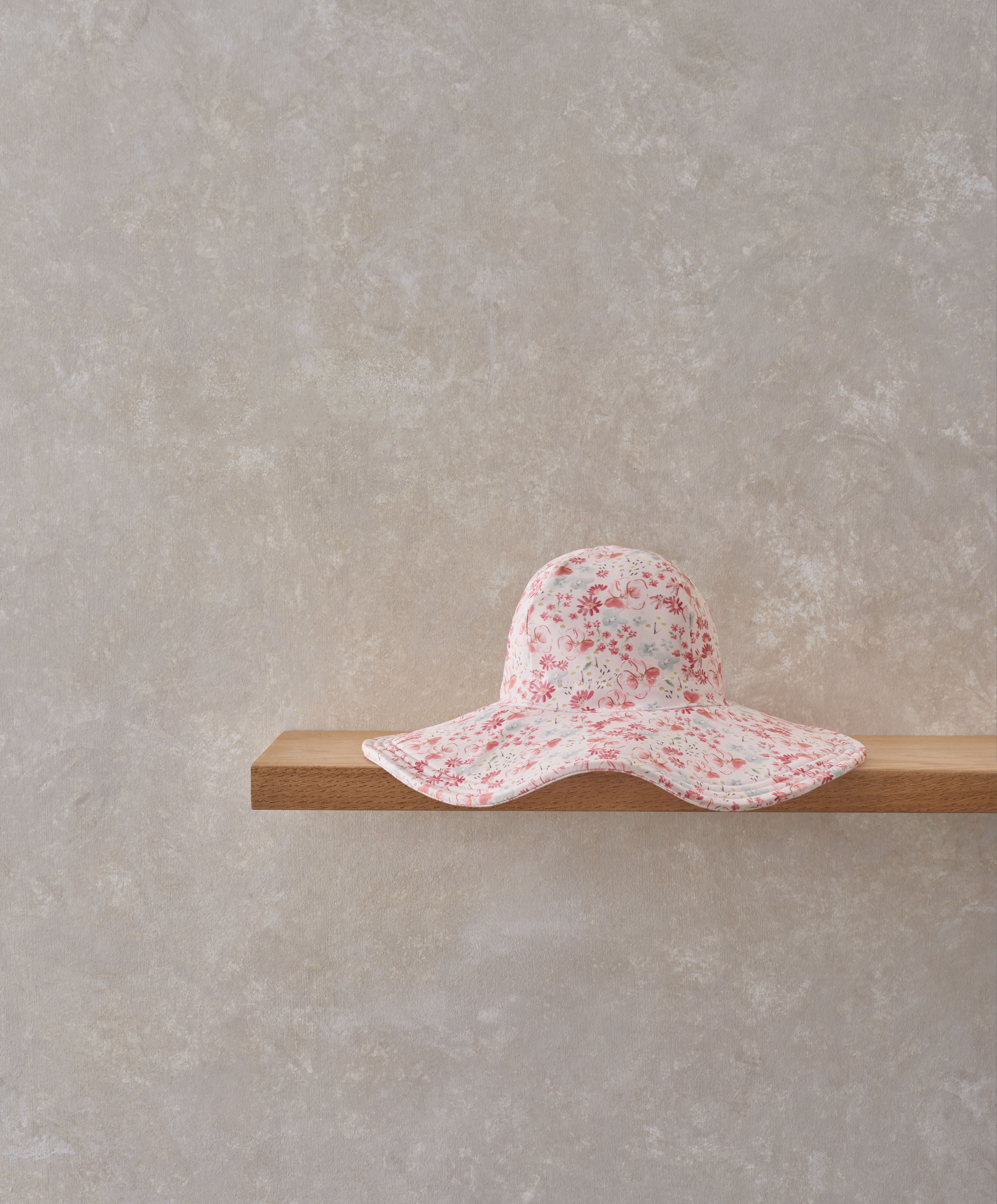 قبعة شمسية بنقشة زهور