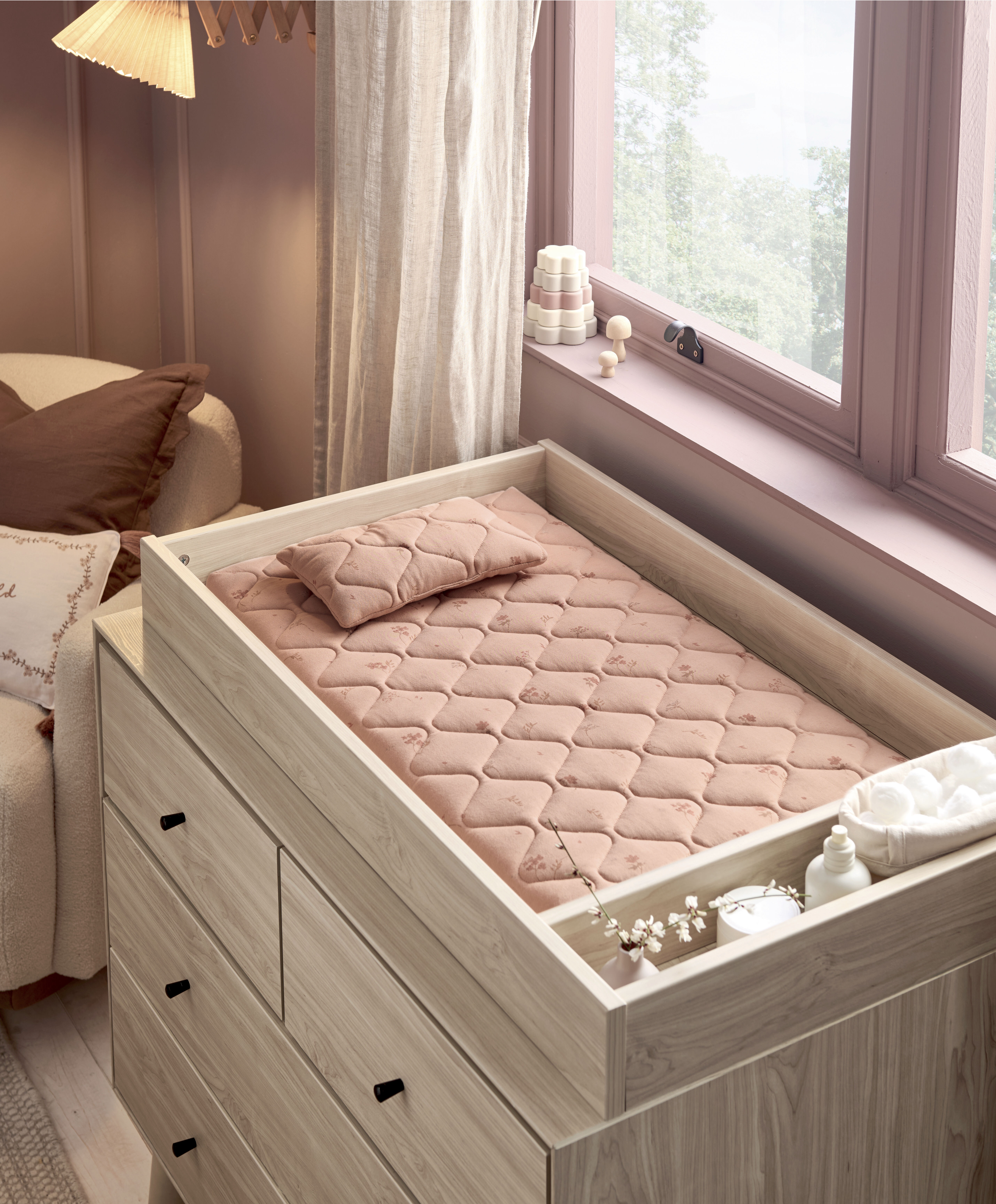 مفرش تغيير الحفاضات - بنقشة زهور image number 1